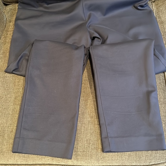 Ivanka trump dark grey skinny leg crop pant . Size 10. Cotton polyester spandex - Picture 5 of 5